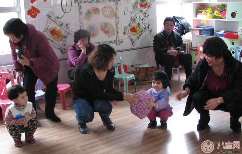 室内亲子游戏活动有哪些 室内亲子游戏大全 室内亲子游戏活动有哪些 室内亲子游戏大全