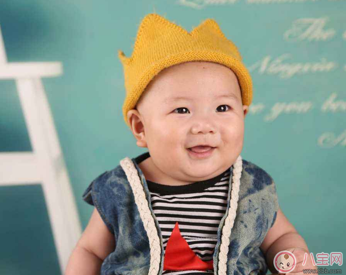 什么时候给宝宝取小名好 男宝宝乳名什么时候取合适