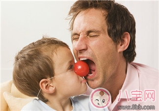 小孩喜欢模仿别人好不好 如何引导孩子模仿行为 小孩喜欢模仿别人好不好 如何引导孩子模仿行为