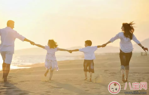 陪孩子在一起幸福句子 简单的幸福就是陪孩子心情 陪孩子在一起幸福句子 简单的幸福就是陪孩子心情