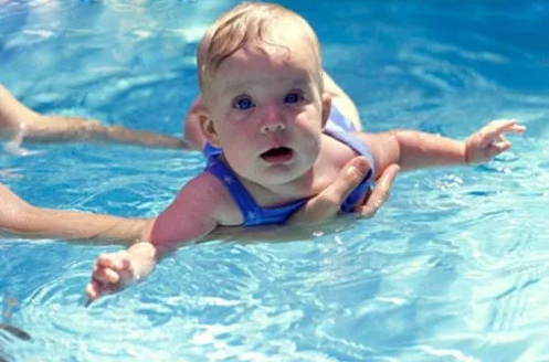 怎么保证宝宝游泳的安全性 宝宝怎么游泳比较安全