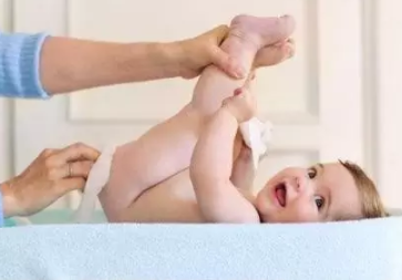 宝宝纸尿裤漏尿怎么办 如何预防纸尿裤漏尿