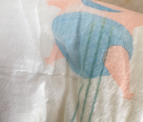 小鹿叮叮和花王纸尿裤哪个好 小鹿叮叮纸尿裤怎么样