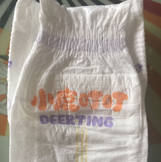 小鹿叮叮和帮宝适纸尿裤哪个好 小鹿叮叮纸尿裤对比测评 小鹿叮叮和帮宝适纸尿裤哪个好 小鹿叮叮纸尿裤对比测评