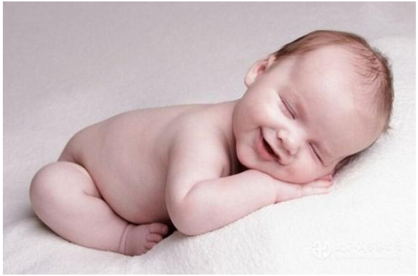 宝宝为什么爱趴着睡觉 宝宝趴着睡觉好不好