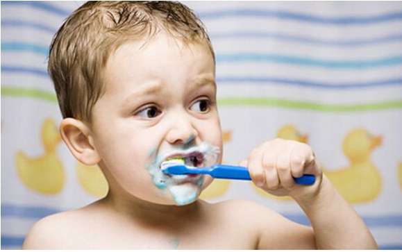 危害宝宝牙齿的5大行为习惯 你家宝宝中招了吗