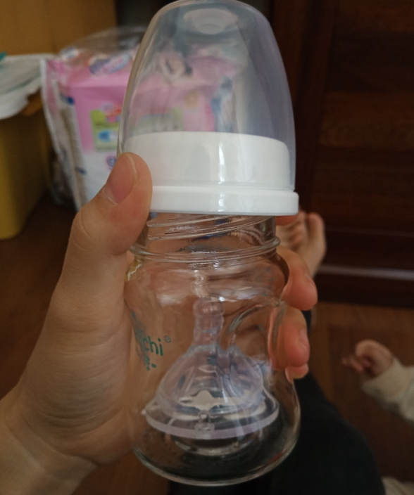 淳一婴儿奶瓶宝宝拿的住吗 淳一婴儿奶瓶好不好 淳一婴儿奶瓶宝宝拿的住吗 淳一婴儿奶瓶好不好