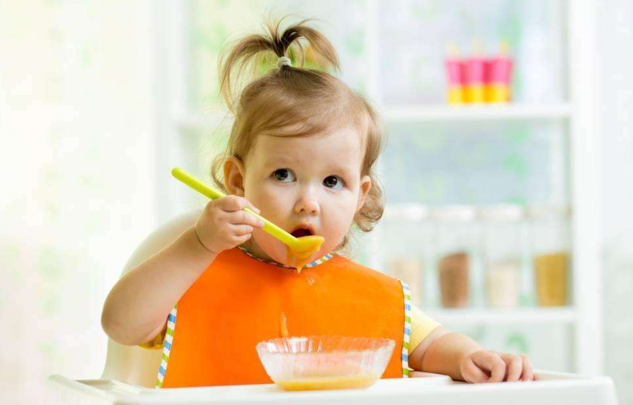 小孩不肯吃饭怎么做比较好 怎么让孩子老老实实吃饭