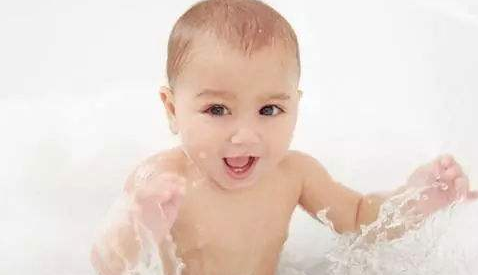 皮肤干燥用什么婴儿润肤霜好   宝宝润肤霜选择推荐