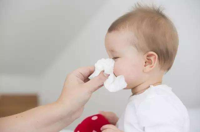 生理海盐水可以治疗宝宝鼻塞吗 如何选择鼻腔生理海盐水喷雾剂