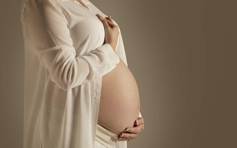 怀孕孕肚特别硬怎么办 怀孕孕肚硬正常吗