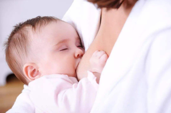 新生儿宝宝吸不到奶头怎么办 乳头内陷不能喂奶吗