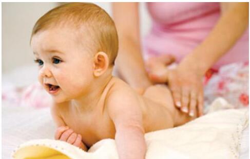 宝宝肚子不舒服有哪些异常表现 新生宝宝肚子呵护要点