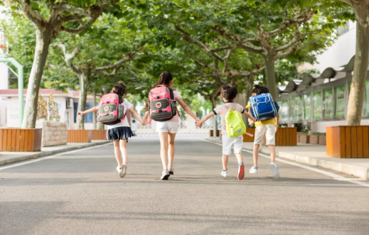 开学送孩子上学感悟说说 送孩子上学心情发朋友圈 开学送孩子上学感悟说说 送孩子上学心情发朋友圈