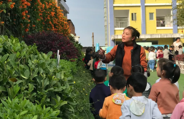 2019幼儿园植树节亲子活动报道 幼儿园植树节新闻活动报道