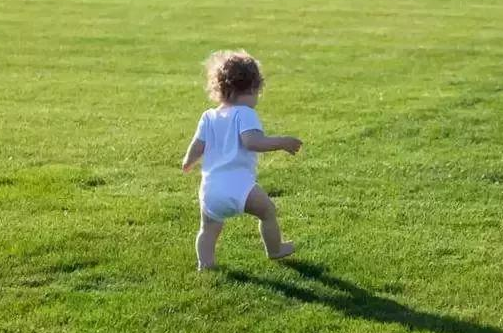 宝宝光脚走路会生病吗 宝宝光脚走路有什么好处