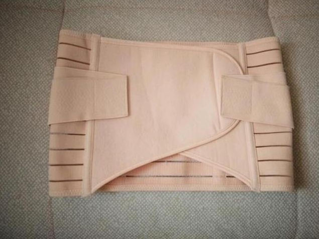 产后收腹带真能帮助快速恢复身材吗 关于产后收腹带使用的3大误区 产后收腹带真能帮助快速恢复身材吗 关于产后收腹带使用的3大误区