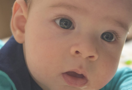 新生儿为什么很多都是单眼皮 孩子长大后能变成成双眼皮吗