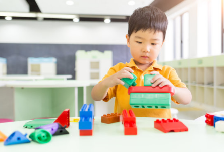 孩子三岁和三岁半上幼儿园有什么区别 孩子上幼儿园有什么好处。