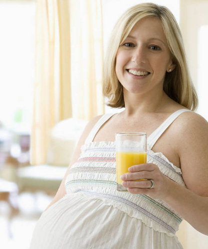 孕妇多喝水能帮助产奶吗 孕妇喝多少水合适