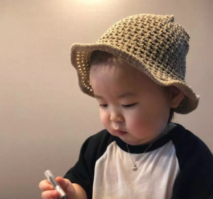 黄夏温是男孩女孩 长的像民咕咕的萌娃是男是女 黄夏温是男孩女孩 长的像民咕咕的萌娃是男是女