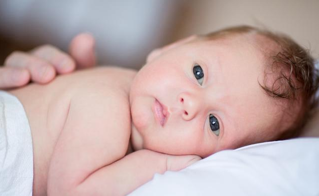 怎么判断宝宝是不是贫血 如何预防宝宝贫血