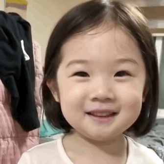 韩国萌娃金雪表情包 萌娃金雪动态gif表情包