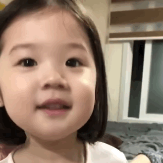 韩国萌娃金雪表情包 萌娃金雪动态gif表情包