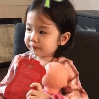 韩国萌娃金雪表情包 萌娃金雪动态gif表情包