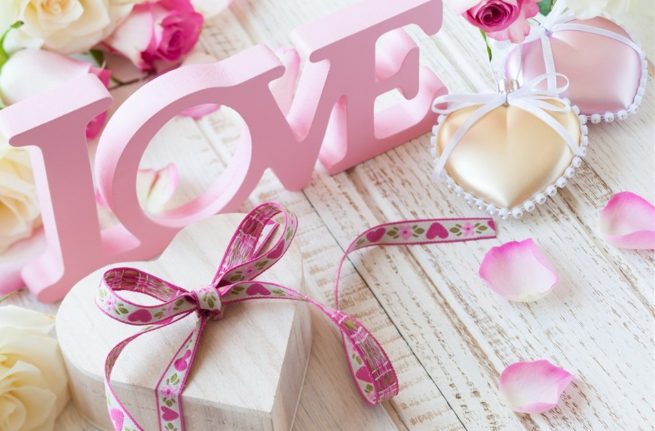 七夕收到男朋友礼物说说 七夕收到男朋友礼物朋友圈如何发