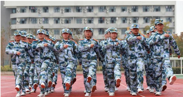 学生军训之顺拐篇 孩子为什么会出现顺拐