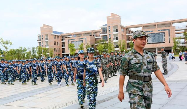 学生军训之顺拐篇 孩子为什么会出现顺拐