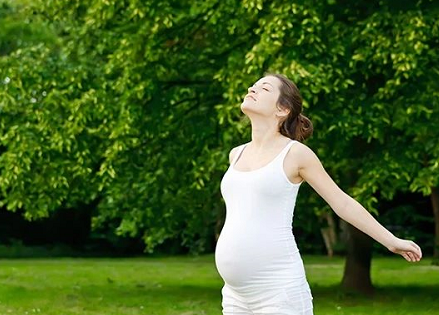 孕妇情绪不好对胎儿会造成什么影响 孕期孕妇应该如何调整自己的情绪