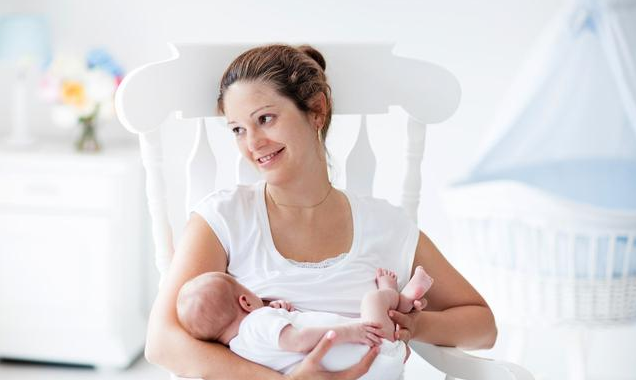 新生儿黄疸和孕妇饮食有关吗 宝宝有黄疸怎么喂奶