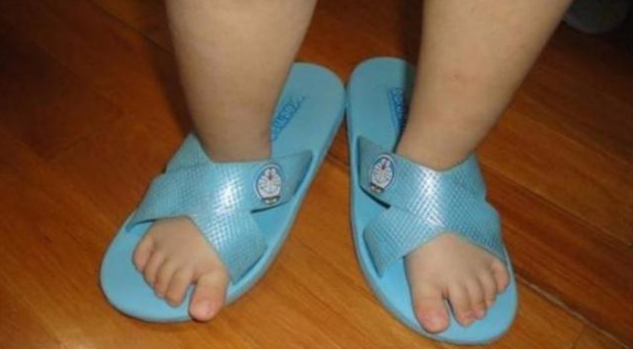 孩子喜欢反穿鞋是分不清楚左右吗 孩子喜欢反穿鞋的原因