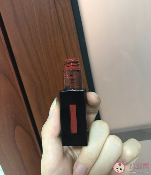 ysl416会漏是真的吗 ysl416唇釉值得买吗(ysl416唇釉平替）