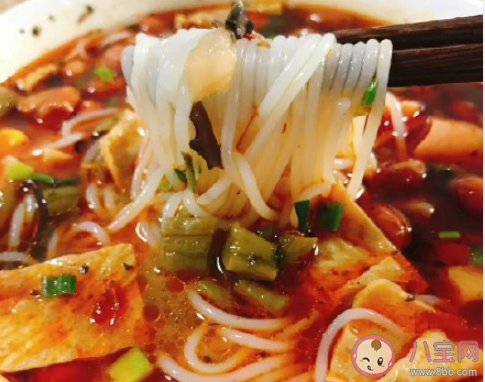 该不该在寝室点气味重的外卖 在寝室该不该吃味道很重的东西 该不该在寝室点气味重的外卖 在寝室该不该吃味道很重的东西