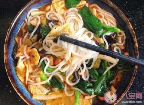 该不该在寝室点气味重的外卖 在寝室该不该吃味道很重的东西 该不该在寝室点气味重的外卖 在寝室该不该吃味道很重的东西