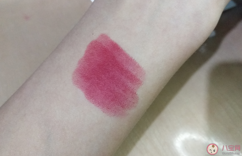 香奈儿58新年限定口红是什么颜色 香奈儿58口红试色