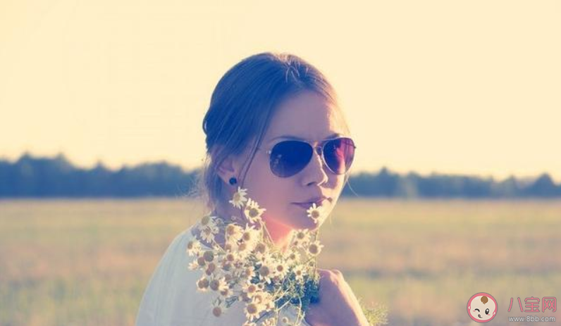 春天赏花的朋友圈文案句子 春天赏花朋友圈晒图文案大全 春天赏花的朋友圈文案句子 春天赏花朋友圈晒图文案大全