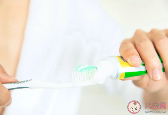 坐月子刷牙和漱口要注意什么  坐月子期间如何保护牙齿
