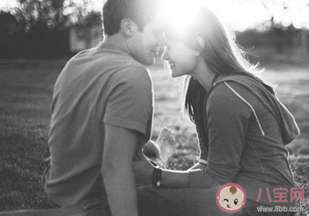 网恋怎么维持感情 几招让你网恋也能感情持久 网恋怎么维持感情 几招让你网恋也能感情持久