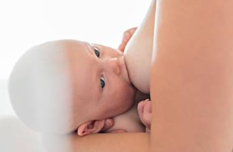母乳每次喂奶吃多久 宝宝喂奶时间多久合适