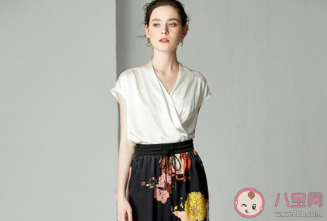女性真丝衣服洗过之后有白霜怎么办 真丝衣服上面为什么会有白霜