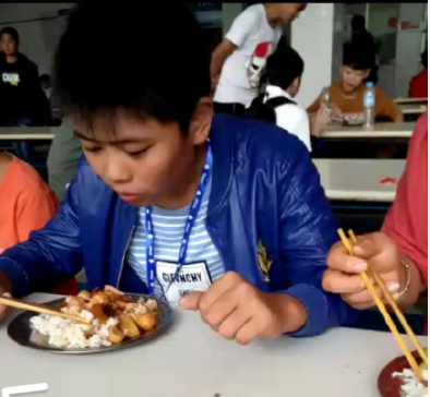 宝贝开学住校了妈妈不舍得的心情句子 孩子开学住宿舍了妈妈心情说说