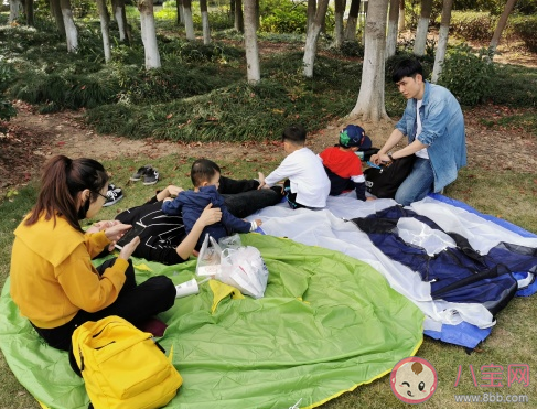 带孩子秋游朋友圈说说配文 带孩子秋游的优美句子感言 带孩子秋游朋友圈说说配文 带孩子秋游的优美句子感言