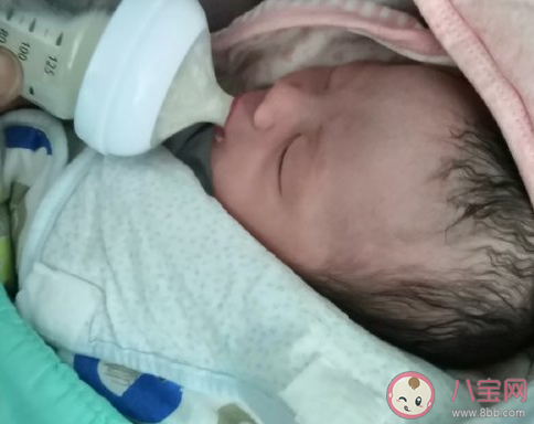 喜得侄女发朋友圈文案句子 晒侄女出生开心感言配图。