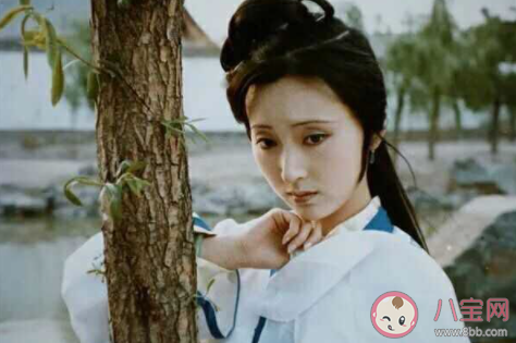 林黛玉倒拔垂杨柳是什么意思什么梗 林黛玉倒拔垂杨柳下一句是什么