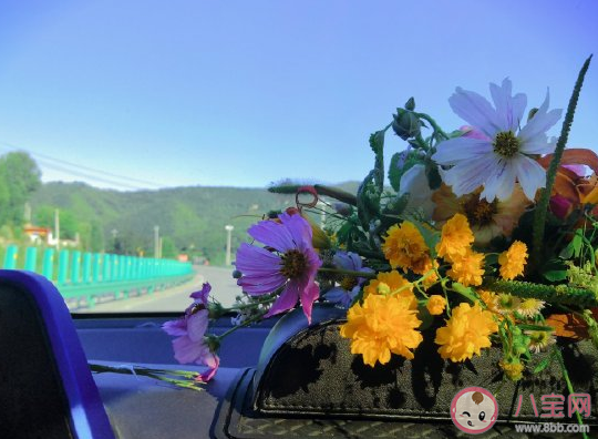 结婚舍不得娘家心情说说 离开娘家的朋友圈文案