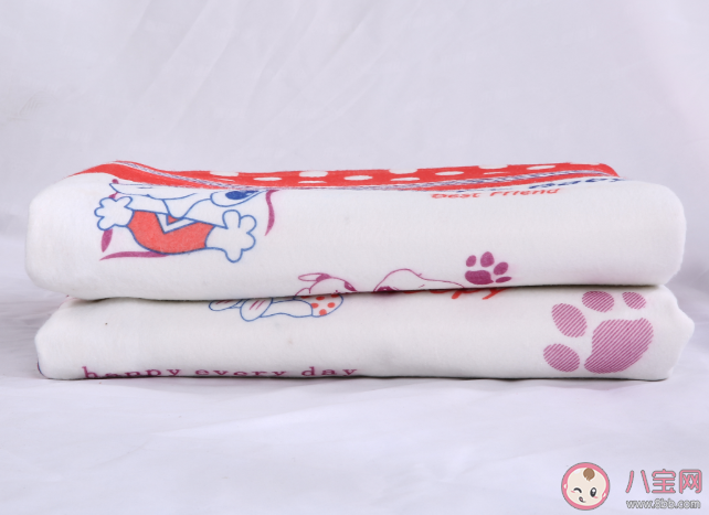 睡电热毯的利弊有哪些 睡电热毯的好处和坏处 睡电热毯的利弊有哪些 睡电热毯的好处和坏处